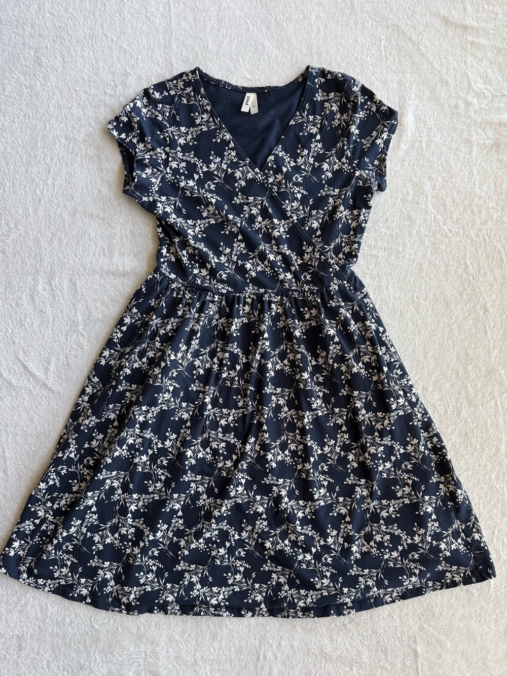PACT Organic Cotton Navy Floral Faux Wrap Fit & Flare Dress Women’s Medium - Picture 2 of 9